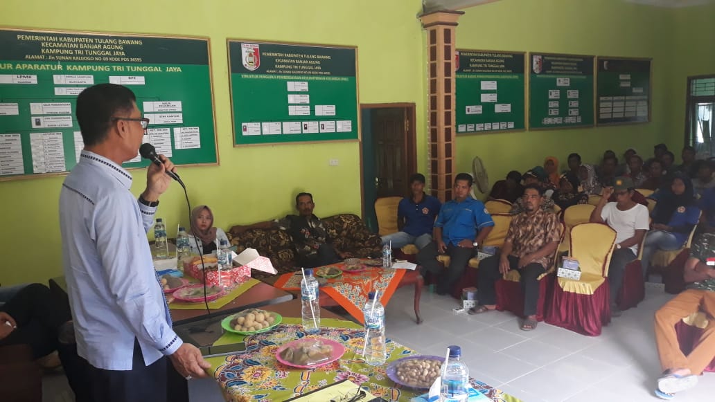 Ismet Roni Sosialisasikan Perda Rembug Desa di Tulangbawang