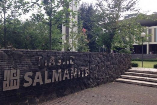 Tamu Positif COVID-19, Kawasan Masjid Salman ITB Diisolasi