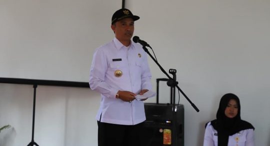 Bupati Parosil Alihkan APBD untuk Tangani Corona di Lampung Barat