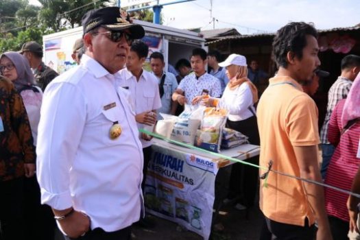 Gubernur Lampung Tinjau Operasi Pasar di Pasar Pasir Gintung