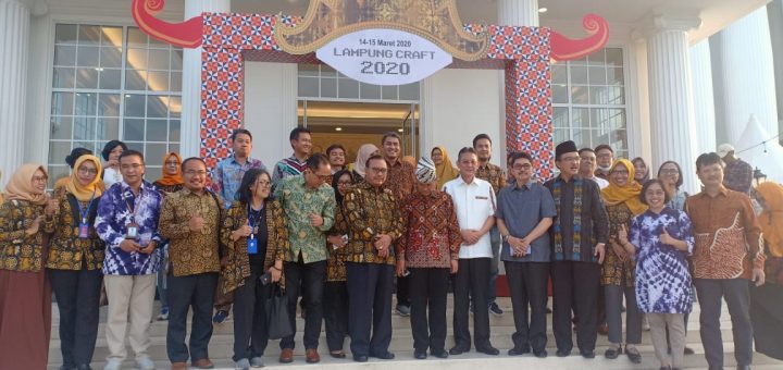 Pengembangan Ekonomi Kreatif Melalui Lampung Craft Dipuji Rektor UGM