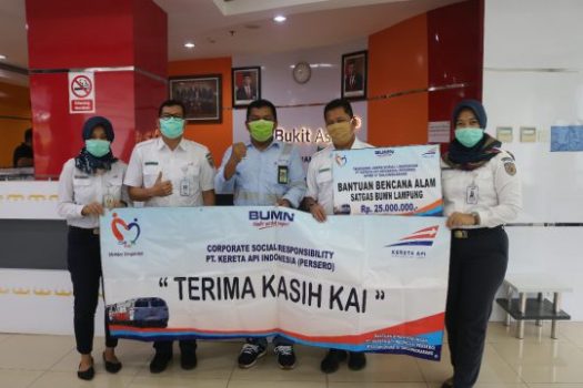 PT KAI Tanjungkarang Salurkan Dana CSR Sebesar Rp76 Juta