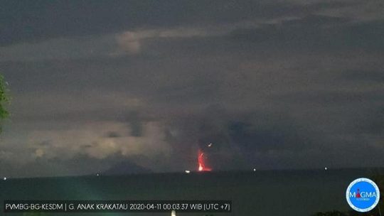 Citra Satelit Australia Sebut Erupsi Gunung Anak Krakatau Hingga 15 Km