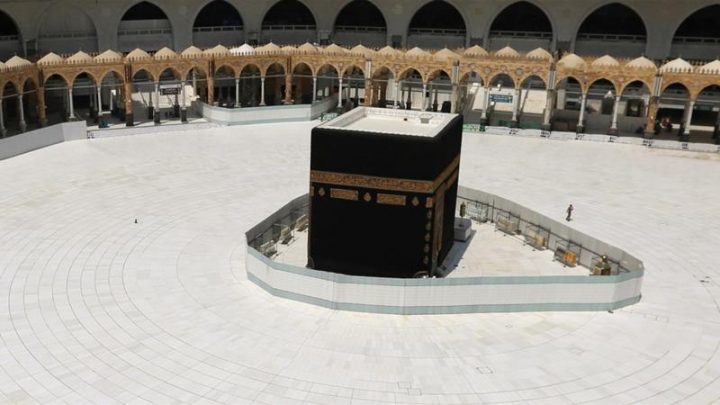 Covid-19, Arab Saudi Keluarkan Larangan Shalat Tarawih di Semua Masjid