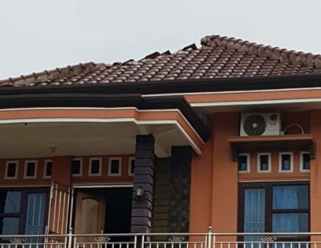 Rumah Warga Dusun Dorowati Lampura Tersambar Petir, Warga Menduga Ini Penyebabnya