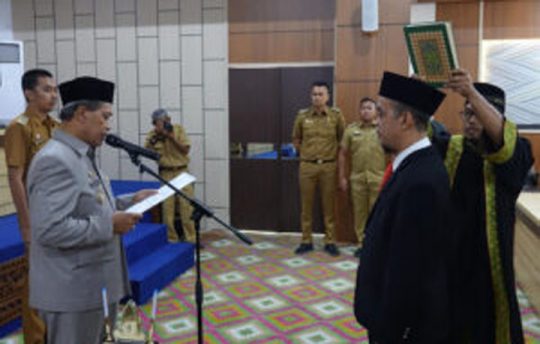 Bupati Loekman Djoyosoemarto Melantik Sekda Lampung Tengah