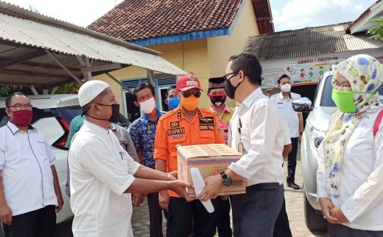 PT GMP Bagikan 15 Ribu Paket Sembako untuk Warga Lampung Tengah
