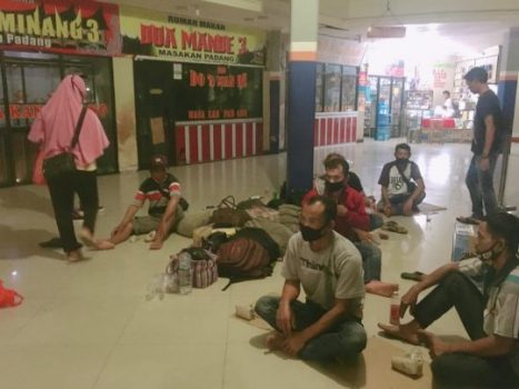 Sempat Tertahan, Akhirnya 437 Penumpang Bisa Menyeberang ke Pelabuhan Merak