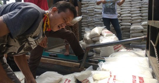 Kemasan Berganti, Pemkot Bandarlampung Kembali Salurkan Beras