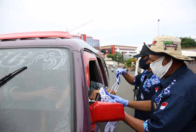 Komunitas Suzuki Bersama Tim Gugus Tugas Bagikan Masker dan Hand Sanitizer kepada Masyarakat