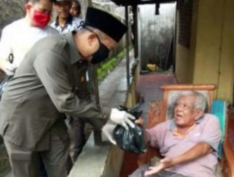 Anggota DPRD Bandarlampung Ini Bagikan 10 Drum, Wastafel, 500 Masker, dan Ratusan Paket Sembako
