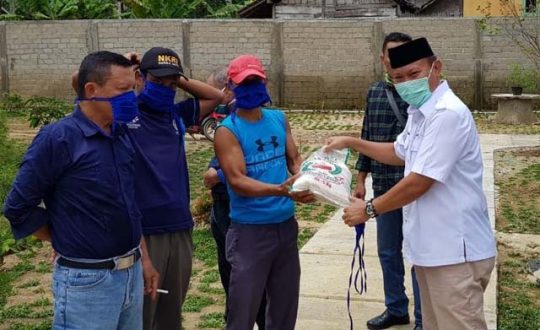 Mikdar Ilyas Sosialisasikan Raperda Rembug Desa dan Pencegahan Covid-19