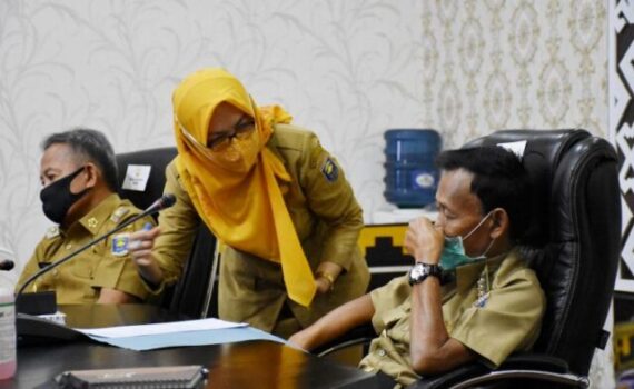 Walikota Pairin Ikuti Rakor Pengamanan dan Penegakan Protokol Kesehatan