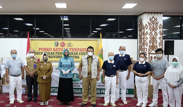Gubernur Lampung Terima Bantuan Sembako dan APD dari Yayasan Buddha Tzu Chi, PT Nestle, dan Baznas
