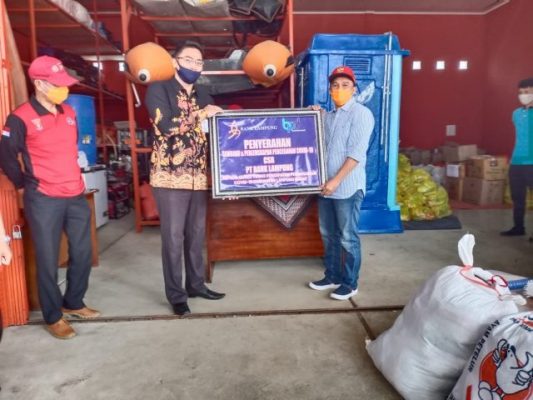 Bank Lampung Cabang Liwa Serahkan Bantuan Sembako dan Masker