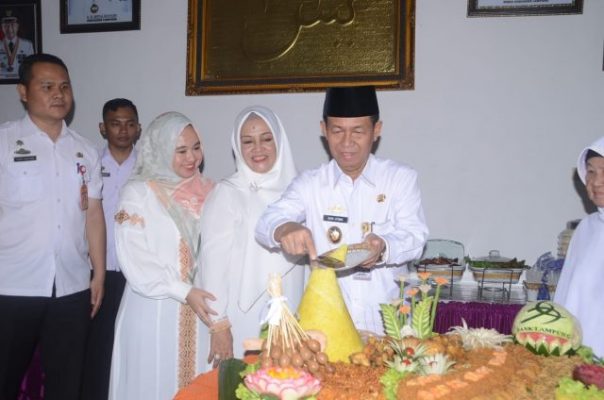 Ulang Tahun, Plt Bupati Lampung Utara Beri Tali Asih Anak Yatim Piatu