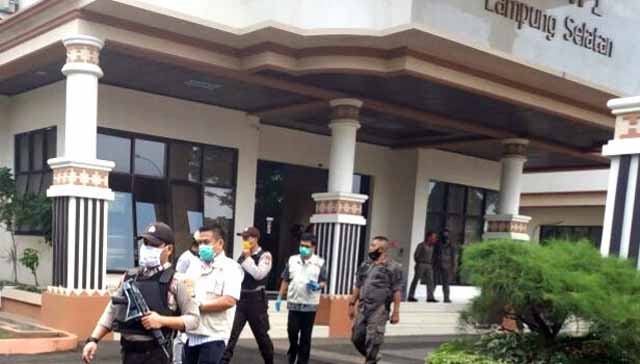 KPK Periksa Bupati Nanang Ermanto dan Sejumlah PNS Pemkab Lampung Selatan