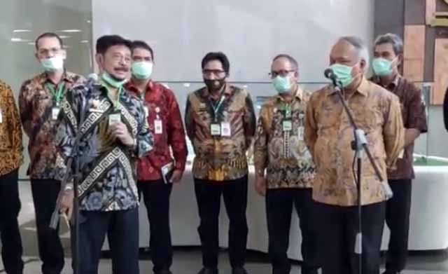 Heboh Rencana Menteri Pertanian akan Memproduksi Kalung Anti-Corona
