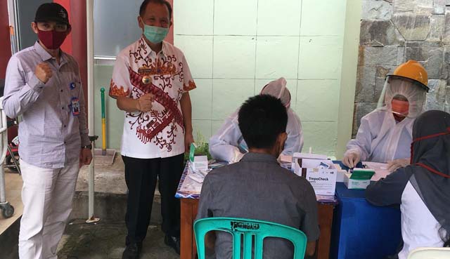 1.925 Petugas Pemutakhiran Data Pemilih di Lamsel Ikuti Rapid Test