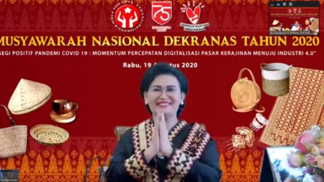 Tokoh Nasional Kenakan Kain Tapis di Ajang Munas Dekranas 2020