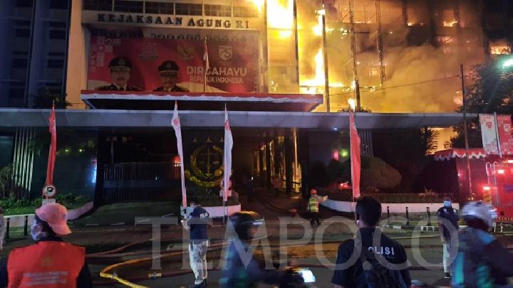 Gedung Kejaksaan Agung Terbakar