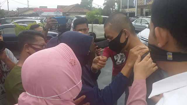 Berkas Perkara Penusukan Syekh Ali Jaber Dilimpahkan ke Kejaksaan, Ibu Tersangka Ikut Diperiksa
