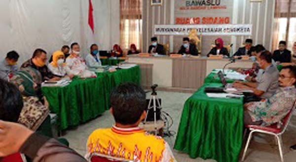 Pilkada Bandarlampung: Alot, Sidang Gugatan Ike-Zam Hingga Malam