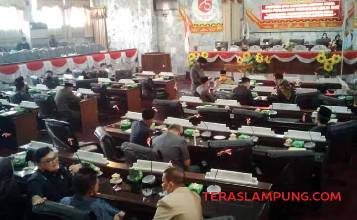 ‘Budaya’ Sidang Paripurna DPRD Lampura Mulur Masih Berlanjut
