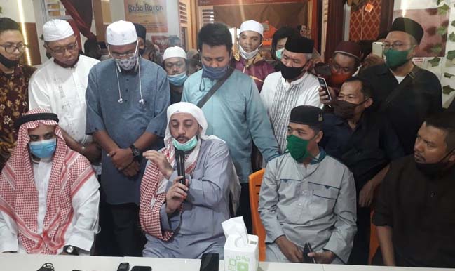 Syekh Ali Jaber: Saya Tidak Percaya Pelaku Penusukan Gila