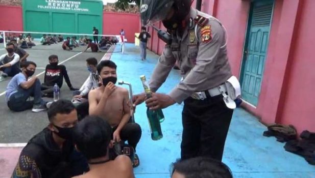 Mau Ikut Aksi Tolak Omnibus Law, 7 Pria Diamankan karena Bawa Botol Isi BBM