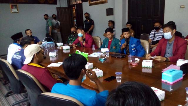 Demo Tolak Omnibus di Lampura, Ini Alasan Fraksi Absen Bertemu dengan Perwakilan Organisasi Mahasiswa
