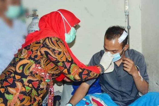 Jenguk Mahasiswa Korban Demo Omnibus Law, Ini Kata Eva Dwiana