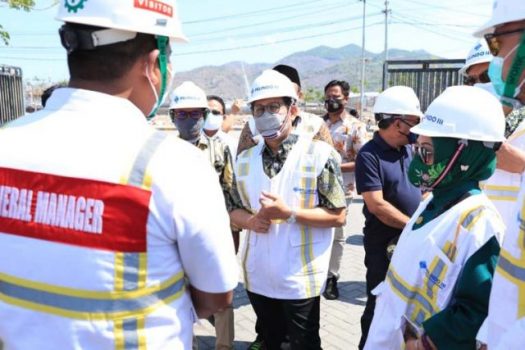 Kunker di NTB, Mendes PDTT Sambangi Proyek Tol Laut