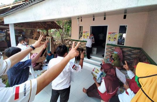 Program Kerjanya Dinilai Tepat Sasaran, Warga Penengahan Doakan Tony-Antoni Menang