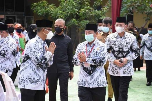 Walikota Herman HN Hadiri Peringatan HUT PGRI