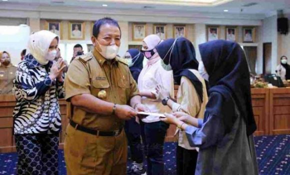 Gubernur Arinal Lepas Kontingen Lampung untuk Mengikuti Lomba Byarr