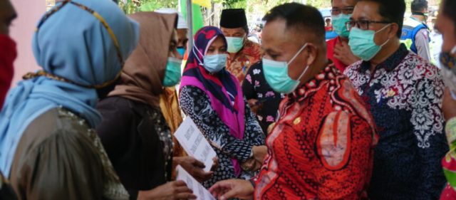 Nanang Salurkan Bantuan Stimulus kepada 473 Pelaku UMKM di Dua Tempat