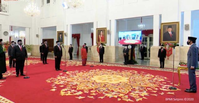 Presiden Jokowi Lantik Enam Menteri dan Lima Wakil Menteri