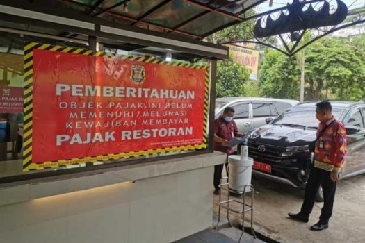 Tidak Bayar Pajak, 14 Restoran-Kafe-Hotel di Bandarlampung Dipasangi Banner