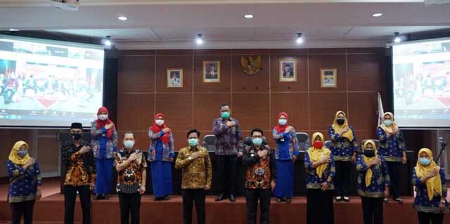 Hari Kesehatan Nasional 2020, Lamsel Raih 2 Penghargaan dari Menteri Kesehatan