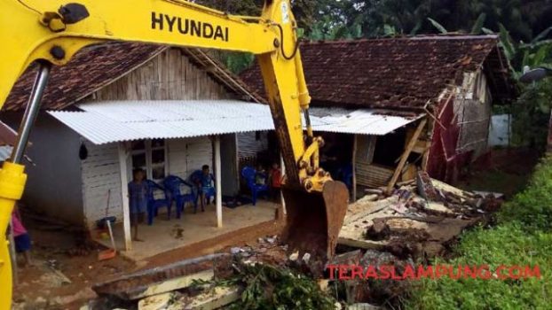 Antisipasi Tembok Islamic Center Kotabumi Roboh, DPUPR Buat Drainase