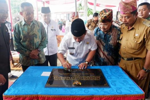 Walikota Herman HN Resmikan Kantor Lurah Kedamain