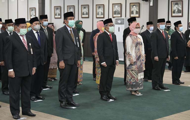 Mendes PDTT Lantik Sejumlah Pejabat Pimpinan Tinggi dan Madya