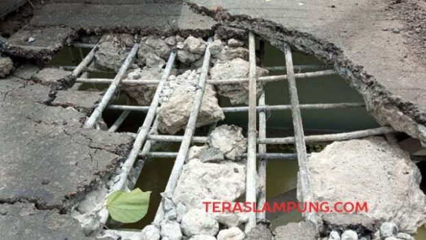 Jembatan Way Rarem Rusak, Jalinteng Lampura Terancam Terputus