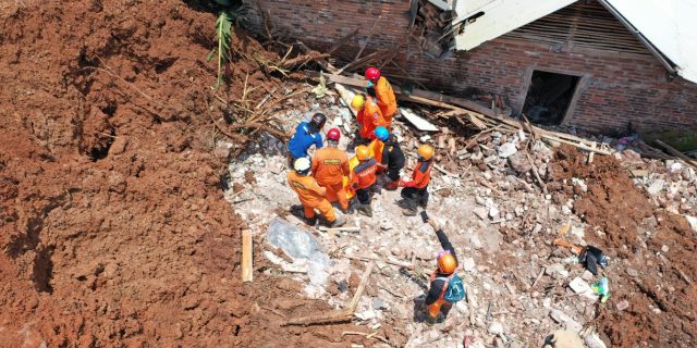 Longsor di Nganjuk, 18 Korban Meninggal Ditemukan