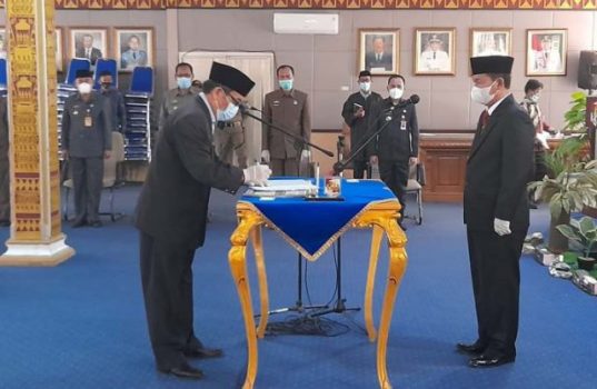 Rolling Pejabat Pemkab Lampura, Maspardan dan Khairul Anwar Tukar Posisi