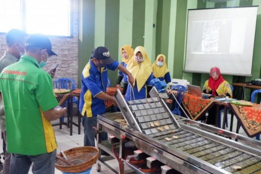 Kemenperin Fasilitasi IKM Pangan Dapat Sertifikat Standar Internasional