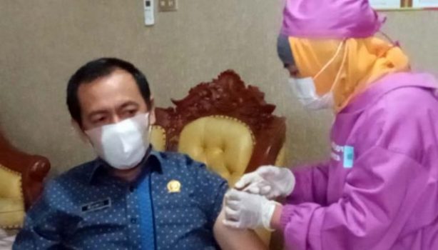 Anggota DPRD Lampung Utara Jalani Vaksinasi Covid-19
