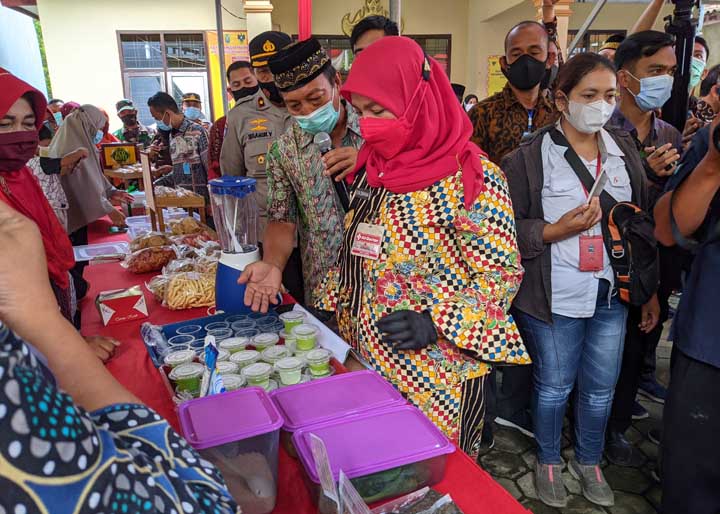 Walikota Eva Dwiana Resmikan Kampung Tangguh di Srengsem