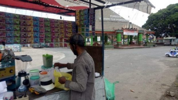 ‘Mengalir’ tak Jelas, Para Pedagang Pertanyakan Uang Salar Pendopo Kecamatan Pringsewu